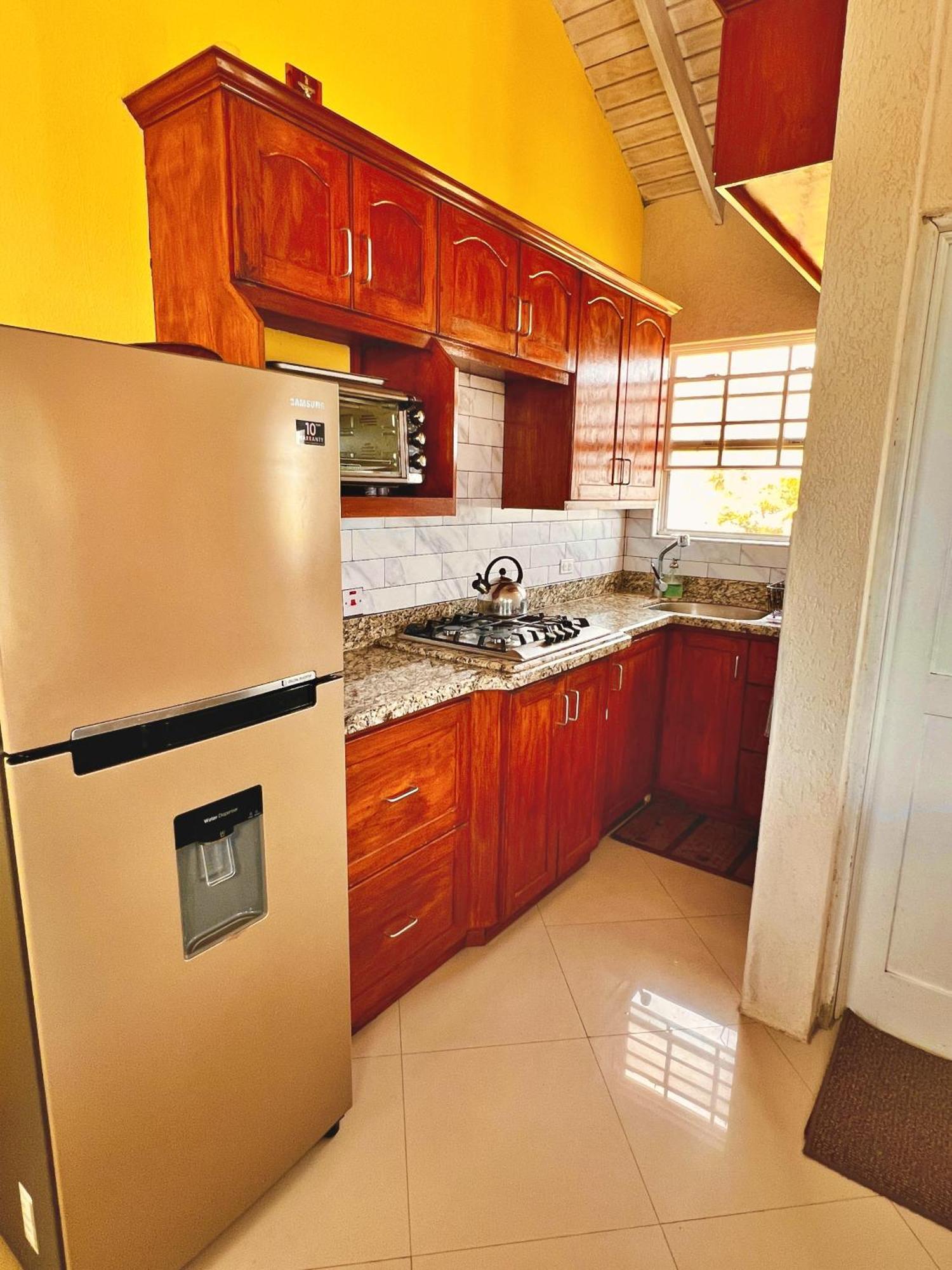 Cozy Modern Upstairs 2 Bed A/C Apt Near 2 Everything Сент-Филип Экстерьер фото